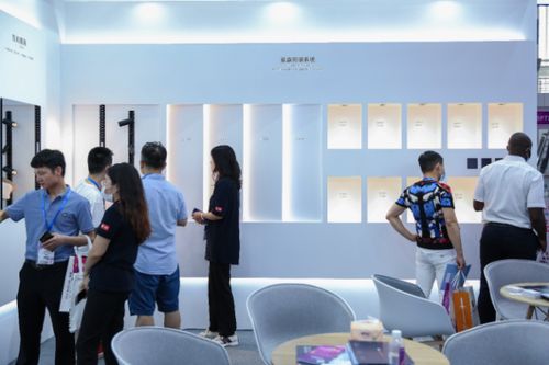盈趣智能管家携明星产品惊艳亮相宁波国际照明展